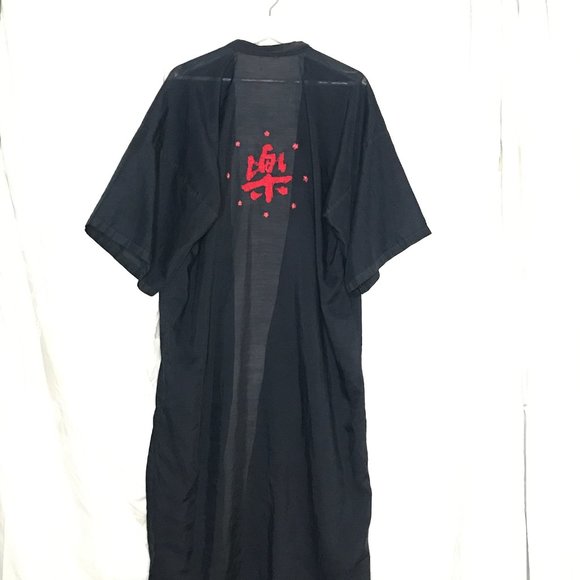 Vintage Embroidered Silk blend kimono robe. - Picture 9 of 11